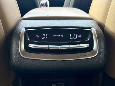 Used 2022 Cadillac XT6 Premium Luxury w/ Platinum Package image 29