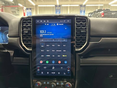 Used 2024 Ford Ranger Lariat w/ Trailer Tow Package AWD/4WD image 21