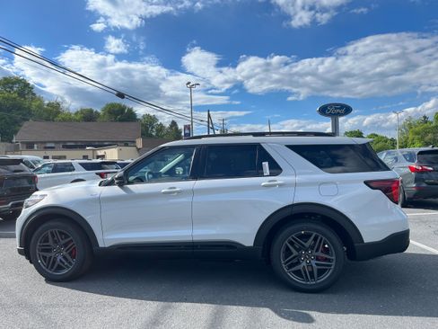 New 2026 Ford Explorer ST-Line w/ ST-Line Street Pack AWD/4WD image 6
