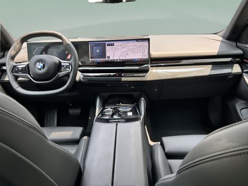 Used 2026 BMW 530i RWD image 8