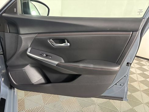 Used 2024 Nissan Sentra SR FWD image 32