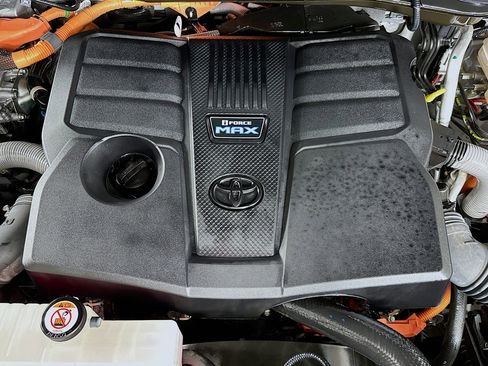 Used 2024 Toyota Tundra Limited w/ Power Package AWD/4WD image 13