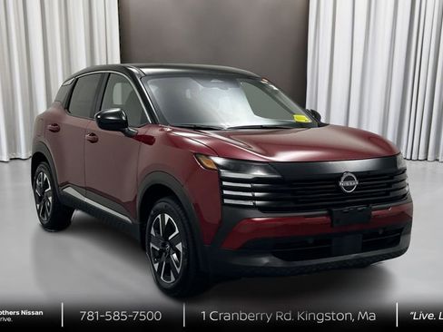 Used 2025 Nissan Kicks SV AWD/4WD image 3