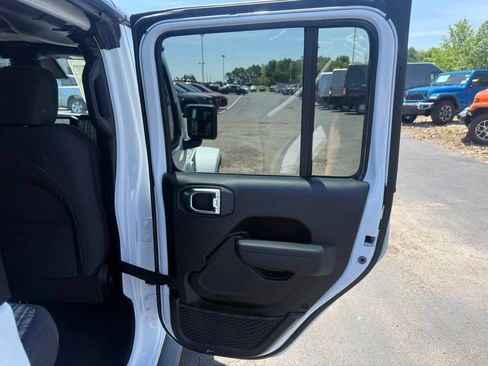New 2026 Jeep Gladiator Sport AWD/4WD image 46