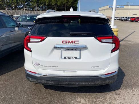 Certified 2024 GMC Terrain SLT w/ LPO, Floor Liner Package image 10