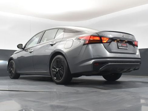 Used 2024 Nissan Altima 2.5 S image 40