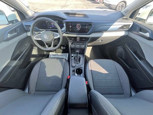 Certified 2022 Volkswagen Taos SE w/ Panoramic Sunroof Package AWD/4WD image 14