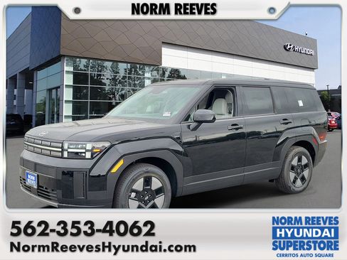 Used 2026 Hyundai Santa Fe SE FWD image 1