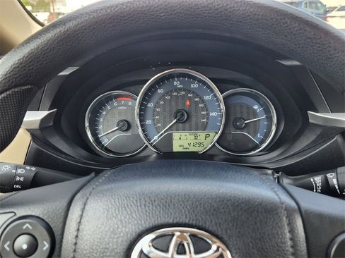 Used 2014 Toyota Corolla LE image 17