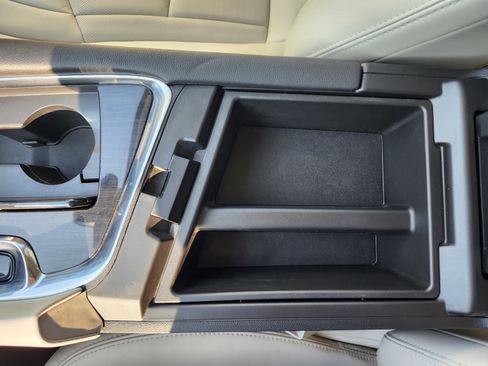 Used 2023 Buick Enclave Essence w/ Experience Buick Package image 24