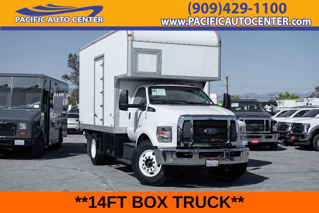 Used 2016 Ford F650 2WD Regular Cab Super Duty image 1