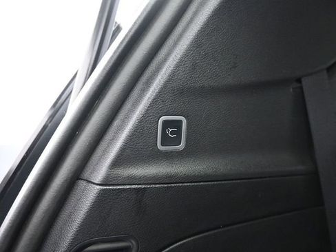 Used 2019 Chrysler Pacifica Touring-L w/ Advanced Safetytec Group image 43