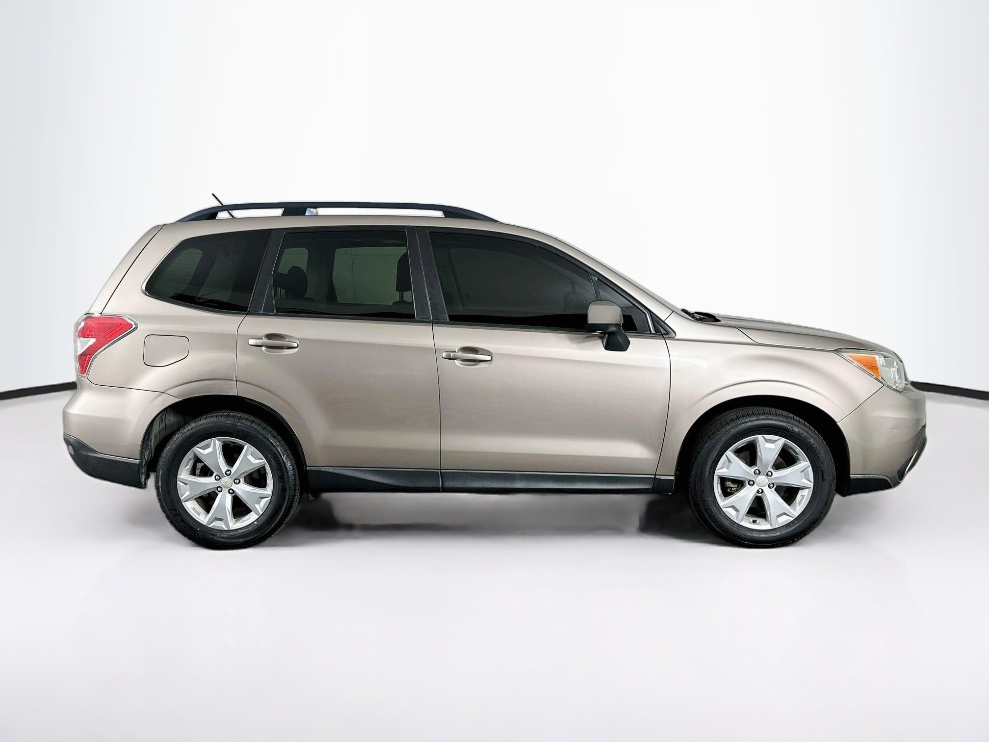 Used 2015 Subaru Forester 2.5i Premium AWD/4WD image 10