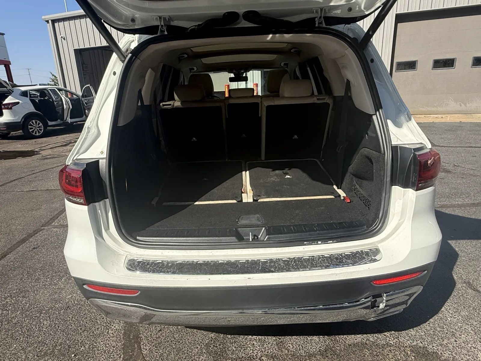 Used 2021 Mercedes-Benz GLB 250 4MATIC image 12