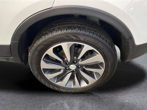 Used 2022 Buick Encore Preferred w/ Safety Package image 18