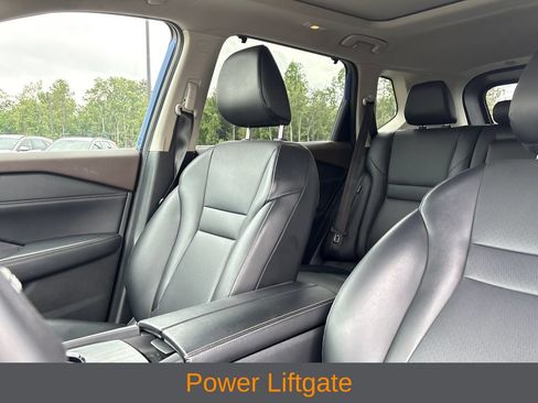 Used 2023 Nissan Rogue SV w/ SV Premium B Package FWD image 4