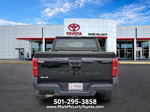 Used 2025 Toyota Tacoma SR AWD/4WD image 4
