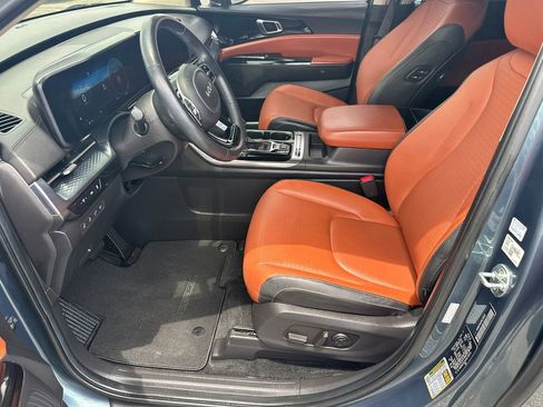 Used 2023 Kia Carnival SX Prestige FWD image 9