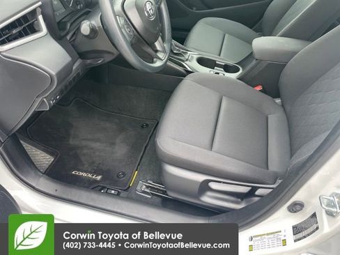 Used 2025 Toyota Corolla LE image 9