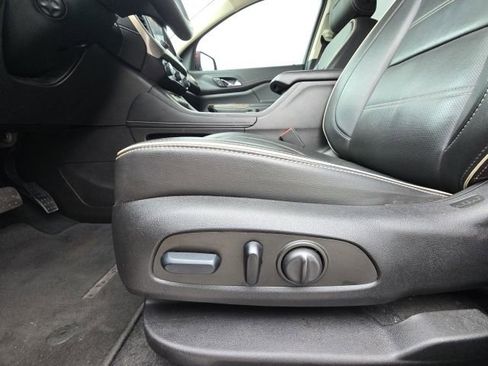 Used 2023 GMC Acadia Denali w/ Denali Technology Package image 24