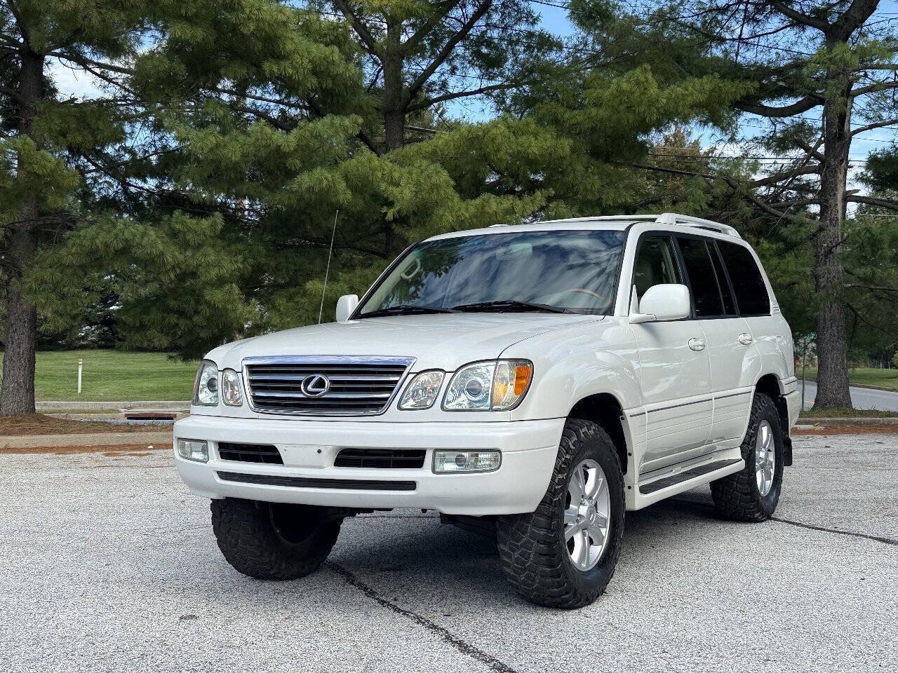 Used 2005 Lexus LX 470 4WD w/ Preferred Accessory Pkg image 8
