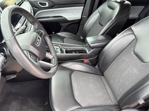 Used 2022 Jeep Compass Latitude image 19