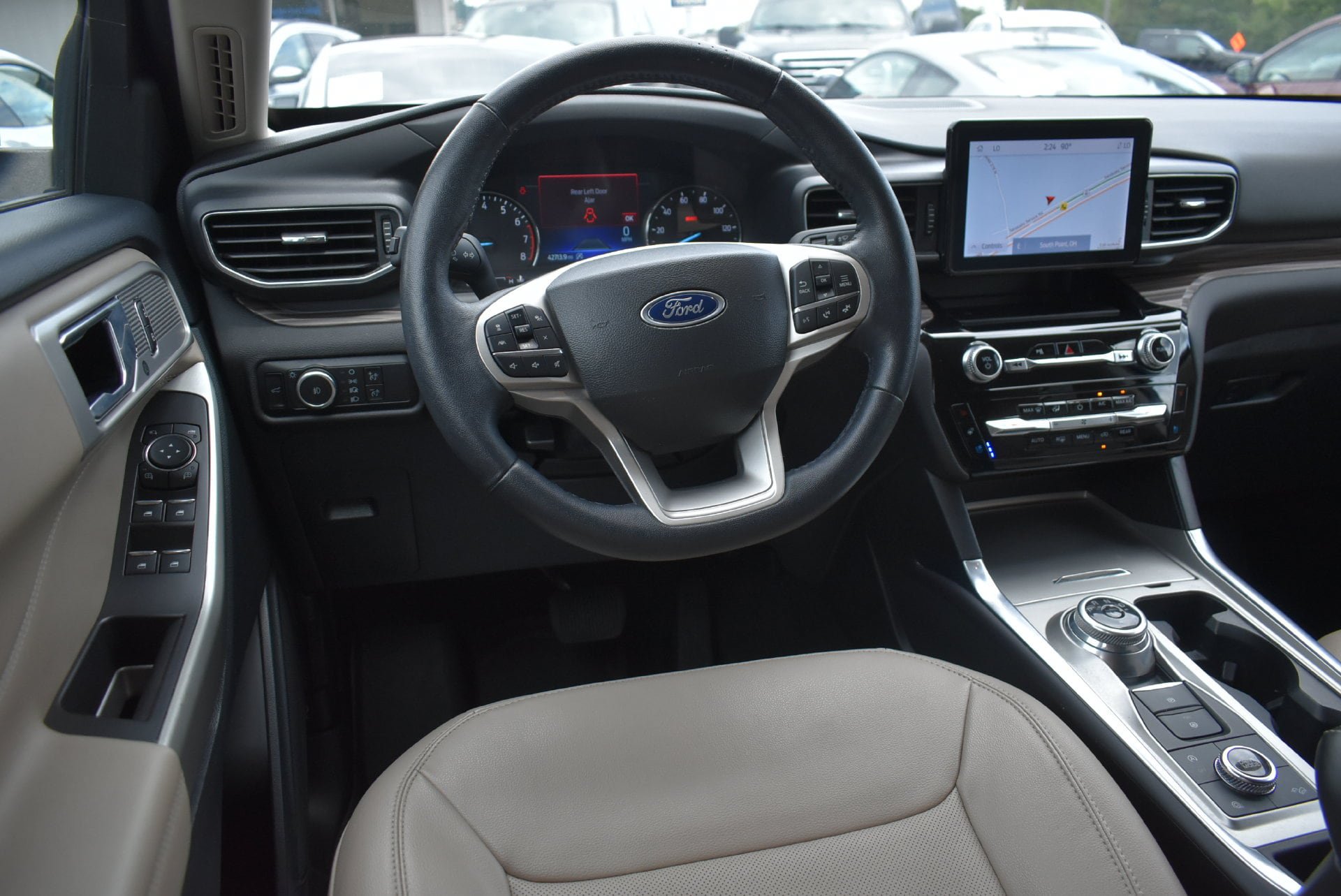 Used 2023 Ford Explorer Limited AWD/4WD image 17