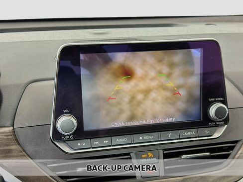 Used 2024 Nissan Altima 2.5 SV FWD image 4