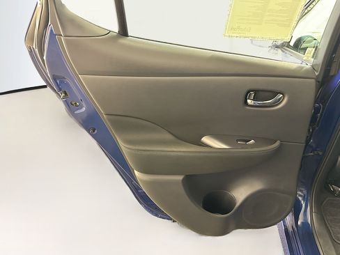 Used 2025 Nissan Leaf S FWD image 26
