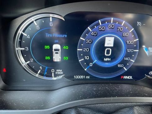 Used 2019 Cadillac Escalade ESV Luxury AWD/4WD image 7