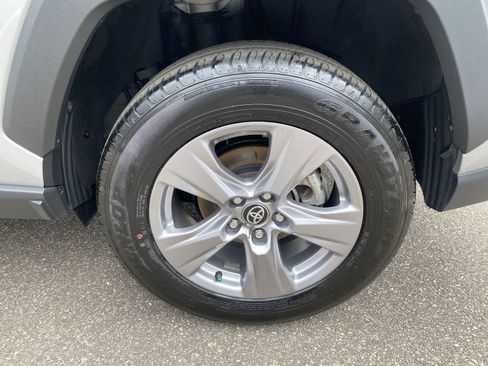 Used 2025 Toyota RAV4 XLE w/ Convenience Package image 12