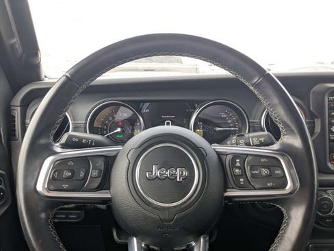 Used 2022 Jeep Wrangler Unlimited Sahara w/ Safety Group AWD/4WD image 19