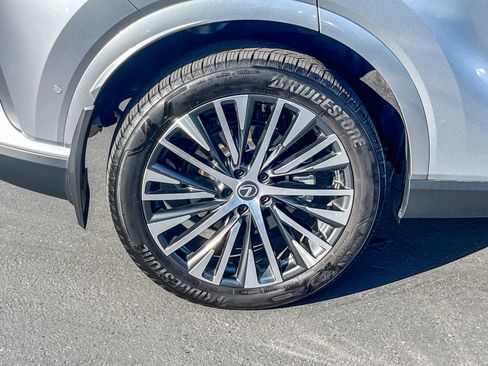 Used 2024 Lexus RX 350 w/ Convenience Package image 10