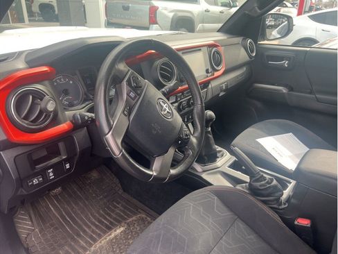 Certified 2016 Toyota Tacoma TRD Sport w/ Premium & Technology Package image 6