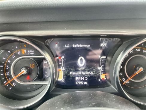 Used 2023 Jeep Gladiator Overland image 12