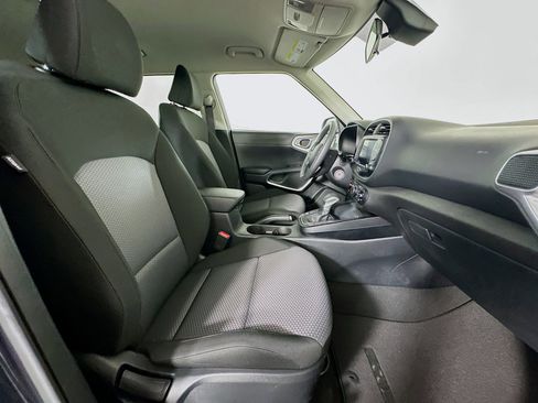Used 2025 Kia Soul LX w/ LX Technology Package image 29