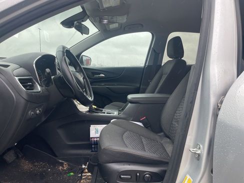 Used 2020 Chevrolet Equinox LT w/ Driver Convenience Package image 10