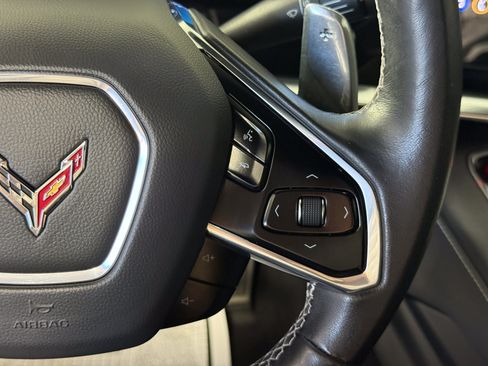 Used 2022 Chevrolet Corvette Stingray Coupe w/ Z51 Performance Package RWD image 22