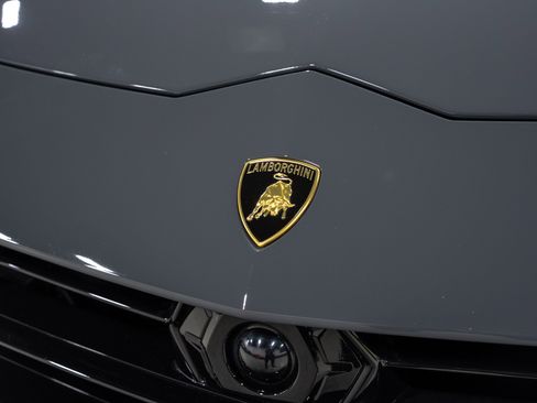 Used 2024 Lamborghini Urus Performante AWD/4WD image 17