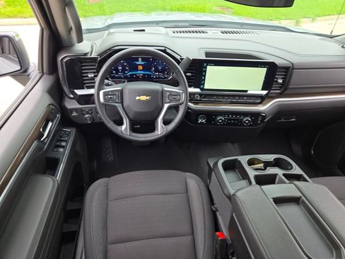 Used 2024 Chevrolet Silverado 1500 LT AWD/4WD image 17