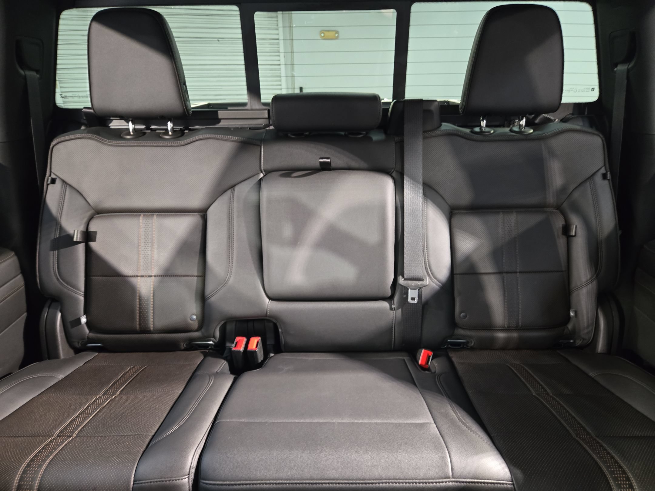 Used 2024 Chevrolet Silverado 1500 High Country w/ High Country Premium Package AWD/4WD image 13