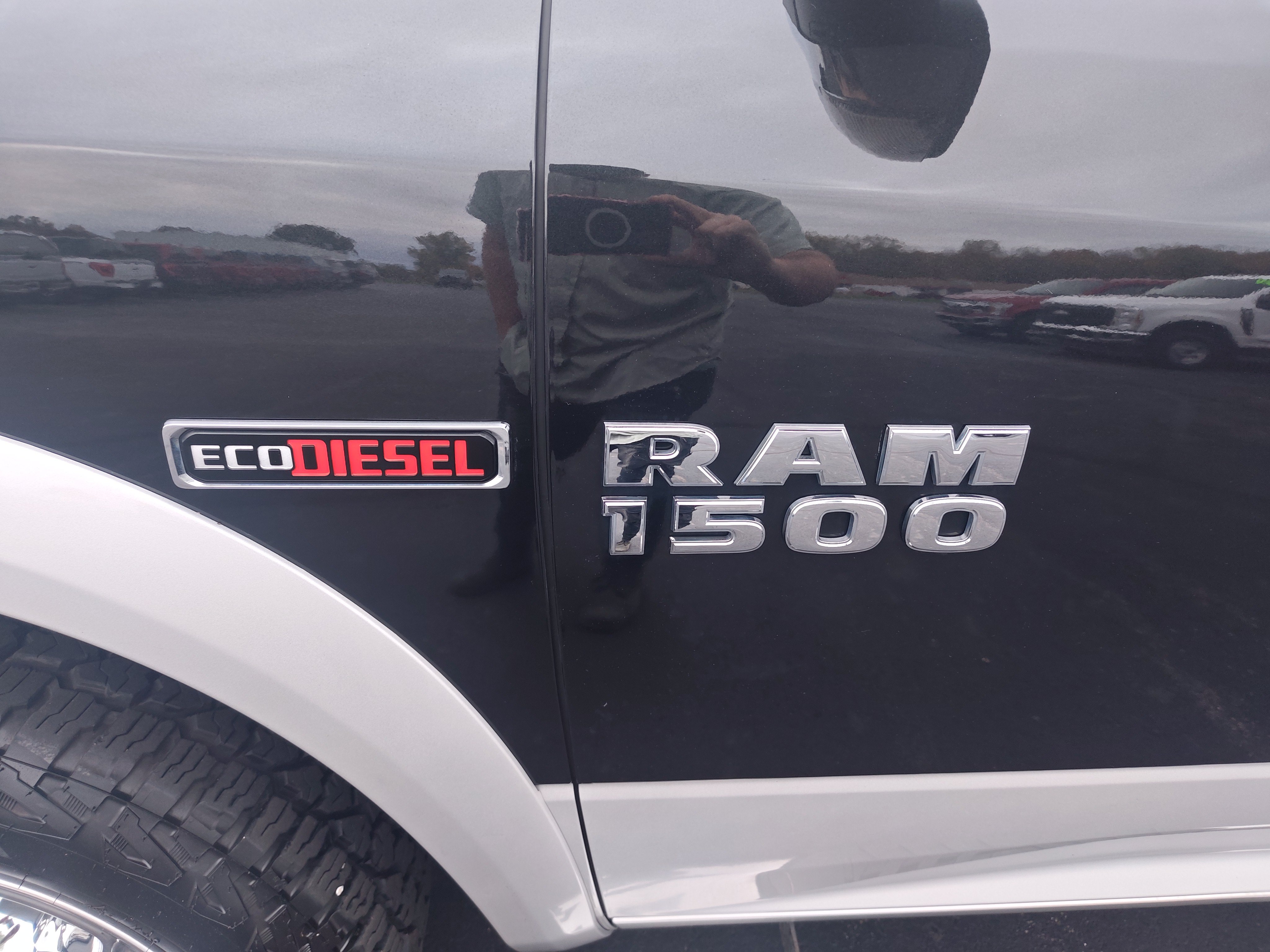 Used 2016 RAM 1500 Laramie w/ Convenience Group AWD/4WD image 9