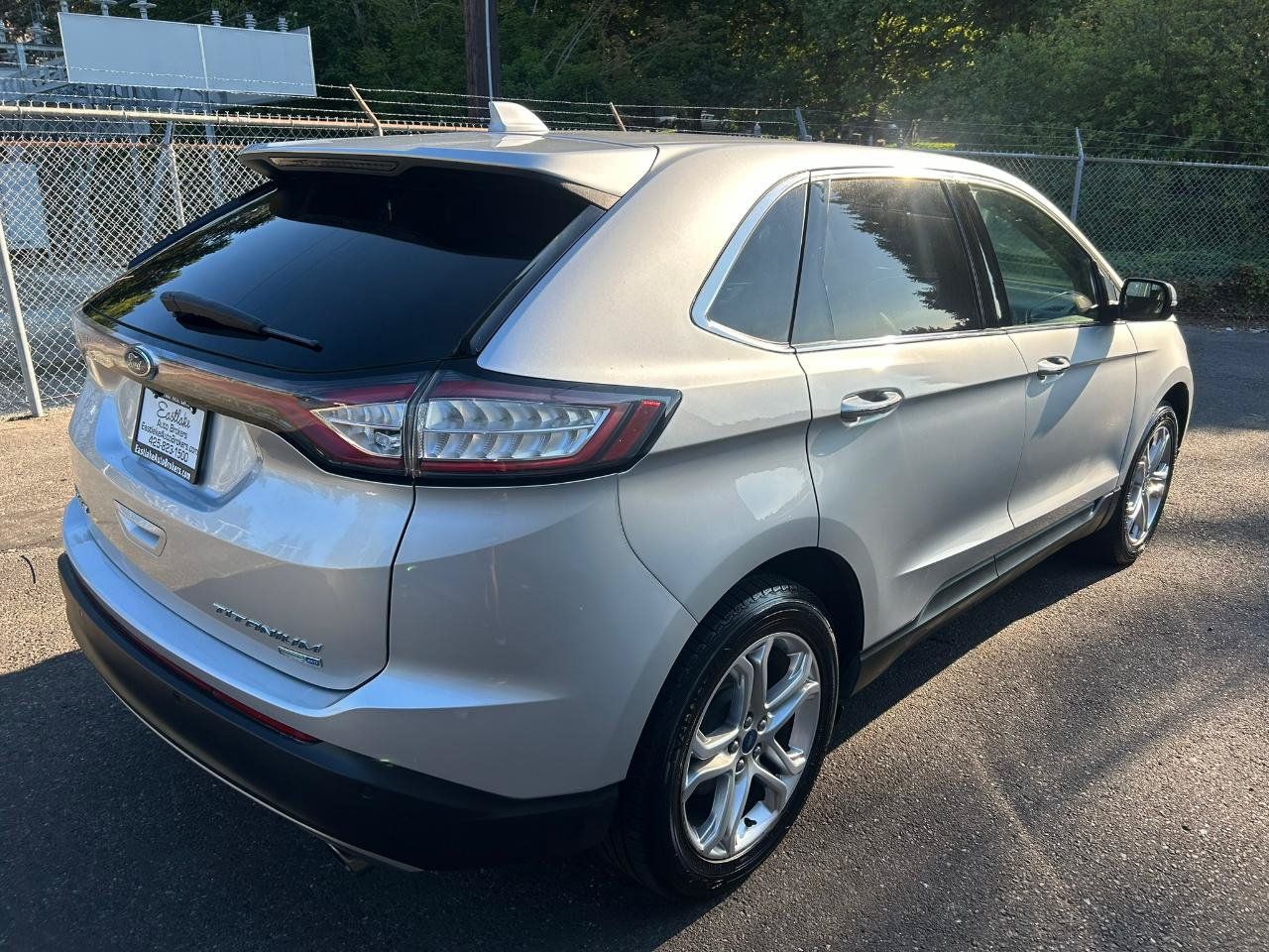 Used 2018 Ford Edge Titanium w/ Technology Package AWD/4WD image 5