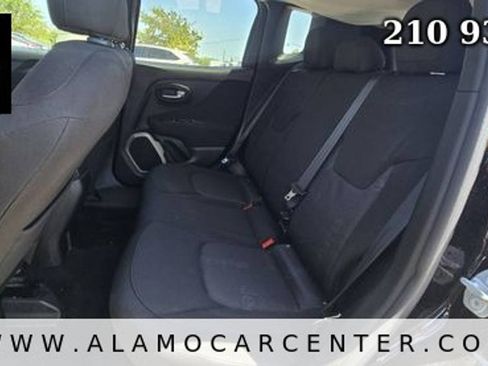 Used 2015 Jeep Renegade Latitude FWD image 28