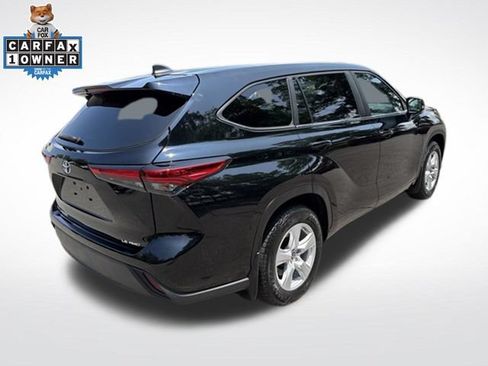 Used 2023 Toyota Highlander LE AWD/4WD image 8