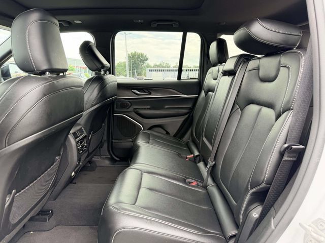 Used 2024 Jeep Grand Cherokee Limited 4xe AWD/4WD image 13