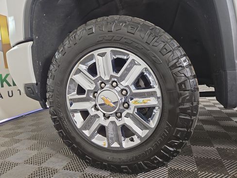 Certified 2024 Chevrolet Silverado 2500 High Country w/ High Country Premium Package AWD/4WD image 37