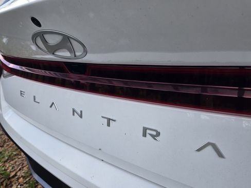 Used 2024 Hyundai Elantra SEL image 9