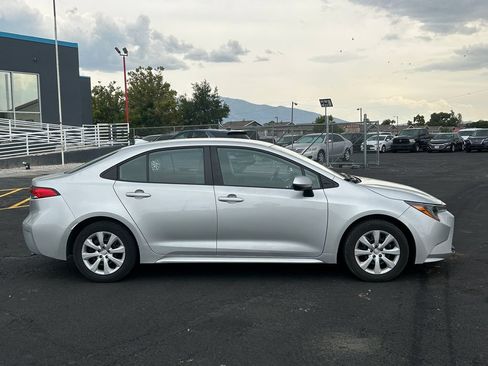 Used 2025 Toyota Corolla LE FWD image 2