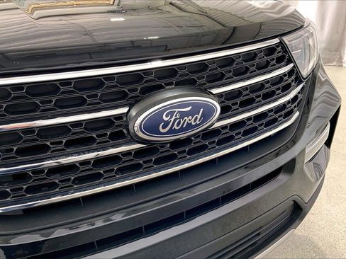 Used 2022 Ford Explorer XLT w/ Equipment Group 202A image 30